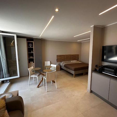 Apartmán R39 Attic With Terrace And Private Parking Milán Exteriér fotografie